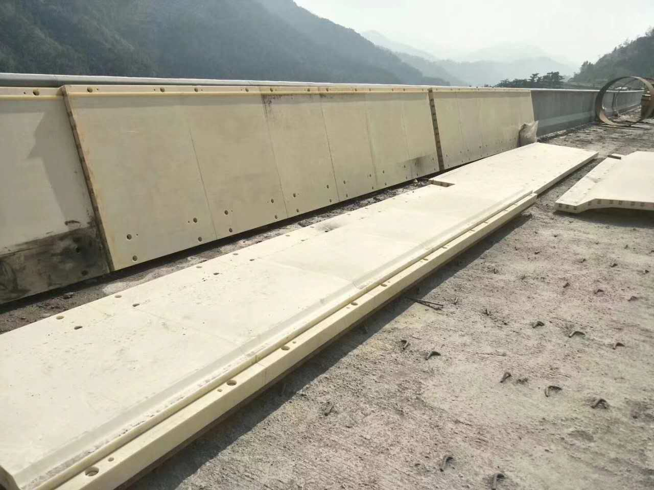 高速公路防撞护栏 -青海科阳金属制品有限公司