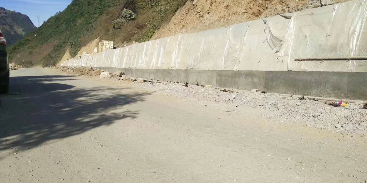 美丽公路—鼎骏塑业挡墙塑钢模板工程案例